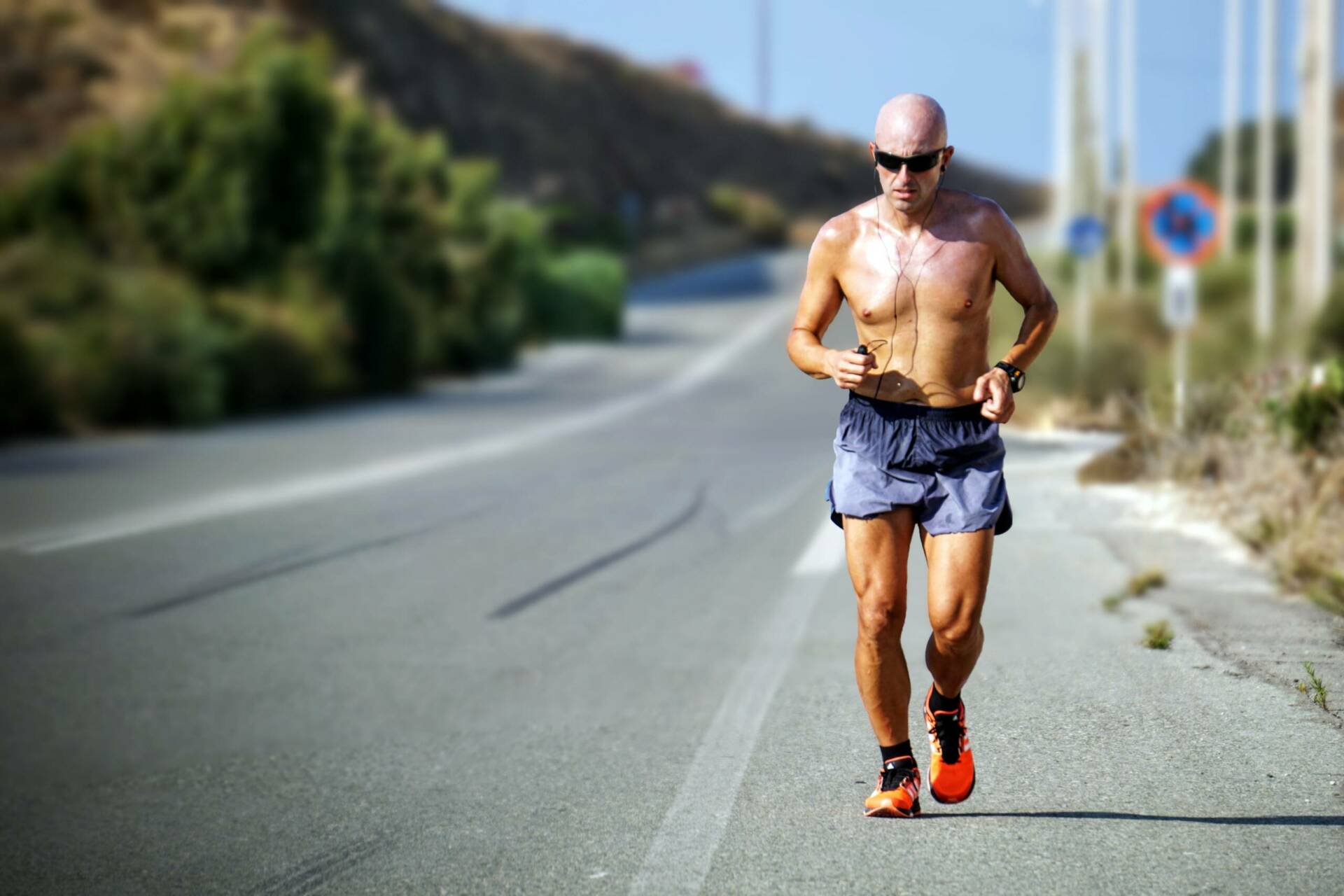 Correre quando fa caldo è pericoloso? Consigli per la corsa in estate