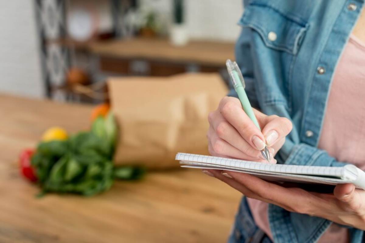 La lista della spesa per la longevità: gli alimenti immancabili nel carrello