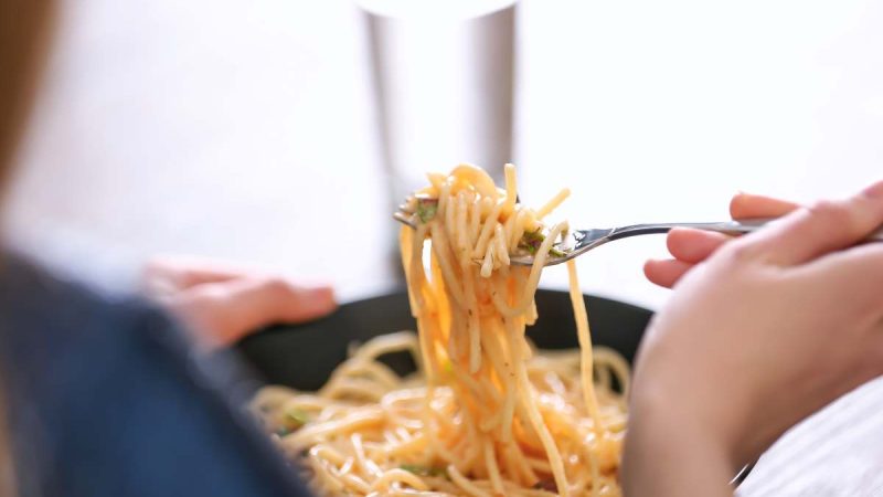 Se sei a dieta non mangiare la pasta così: quel che ancora non sai sul cibo più amato d’Italia